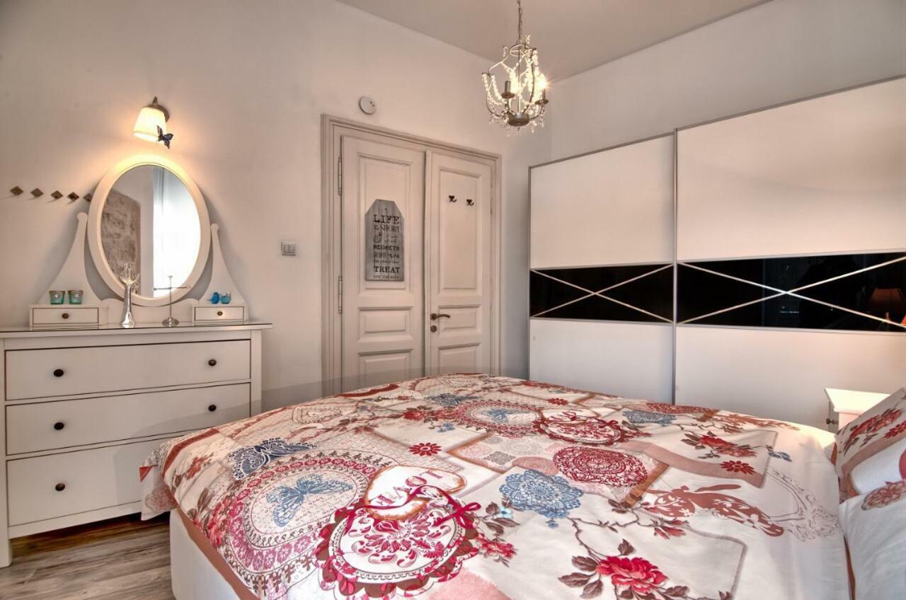 Luxury With Sea View Apartman Póla Kültér fotó